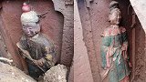 四川眉山高速路施工现场挖出古墓：一对 “金童玉女”看门守户