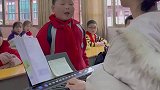 音乐课上小胖娃独唱，气质这一块拿捏的死死的