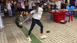 炒菜非得放DJ玩杂耍，等你上菜客人也饿死了