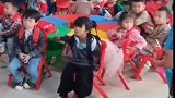 幼儿园徘徊儿童家庭条件并不差，实为5岁男童，现已入园，男孩脏是因为奶奶照顾家里卫生不来好。