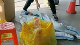 广州番禺一医护人员累倒在核检现场 民众：从早忙到晚一直没停过