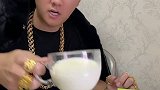 我老公真是让人想不到，太狠了！元气早餐