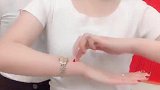 双胞胎小姐姐，那一个是姐姐？评论告诉我。