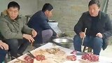 切好鲜肉直接蘸料入口，大家见过这样吃肉的吗