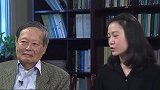 97岁杨振宁带43岁妻子逛博物馆，看到翁帆的表情后：真爱无疑