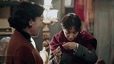 霞光：警察来查案，谁知老太太衣柜里藏着一个小伙，好看了