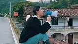但凡这姑娘回村，家家户户都门窗紧闭，你品品为啥