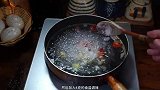 鸡血用开水还是冷水煮，鸡血的正确做法是用开水煮