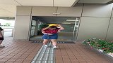 小姐姐请的“演员”不专业呀，怎么都笑场呢