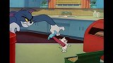 猫和老鼠：杰瑞用铁锤敲汤姆，汤姆只有乖乖的给它打
