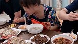 这是韩国人的家庭聚餐，里面的泡菜，才是重中之重！