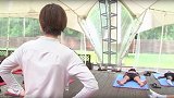 英格兰赛后康复训练集体躺地拉伸 最后林加德的动作亮了！