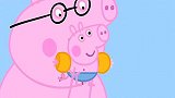 小猪佩奇：佩奇一家去海滩玩，佩奇和乔治戴好救生圈准备下海玩水