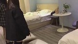 美女跪求老天赐个男朋友，圣诞节也不能这么许愿啊