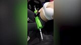 美女腰上的活儿真好 40KG的重量轻松驾驭
