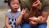 妹妹想吃棒棒糖