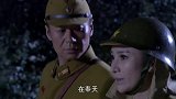 小伙穿越鬼子防线，不料竟让战士全部打开手电，战士瞬间懵了