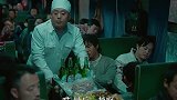 搞笑；一个单凭一张嘴就能气死人的奇男子