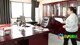 老师的墨水被打翻，每个同学都有不在场证明，小西一句话抓到凶手