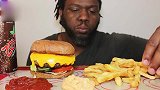 黑人大叔芝士加上薯条好吃的要命真香