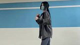 女朋友5000学的防身术，在车库展示