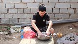 花80块钱买来一个羊肚，发现不明物体，羊鞭？