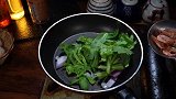 茼蒿菜怎么做好吃，简单又好吃的茼蒿菜炒虾干，超级下饭