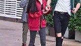 看来男孩不都是大猪脚