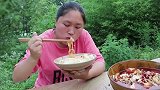 胖妹做地道川味菜，6个好货做一盆毛血旺，汤汁都想喝光了