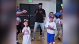 篮球-18年-尼克杨生日快乐！参加活动和小朋友们一起欢乐尬舞-专题