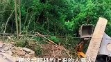 这挖机废了，拉不起来了！