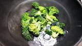 天凉了，多给孩子吃这早餐饼，营养又健康，3分钟搞定，孩子超爱