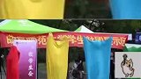 高校社团创意表演迎接新生，原来社死和社牛就差一层布了吧