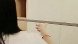 定制十大品牌：衣柜不装拉手设计更简约