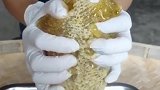 第一次吃这种野生蜂蜜，真的好甜！