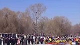 冰上划龙舟比赛，主打的就是情怀