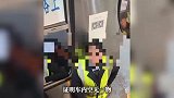 司机开空货车过收费站竟因“超重”被拦下，司机无奈开门证明，“我拉的是一车空气”