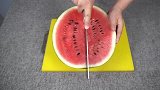 西瓜学会这样切，简单实用又好看，吃着干净，招待客人也有面子