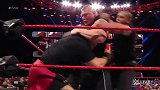 WWE-17年-RAW第1255期：萨摩亚乔“热情”迎接莱斯纳回归-花絮