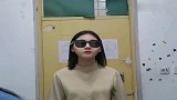 只有一个没有眼镜，知道为什么吗
