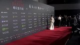 2019芭莎慈善夜：卢靖姗民族风长裙亮相