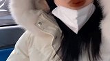 你有病吧，敢动本大小姐的口罩，幼稚不幼稚！