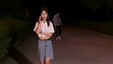 美女夜晚被人跟踪，没想到机智化解，值得大家学习！