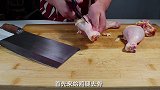 老猫今天做咖喱鸡块饭，一大盘吃着真过瘾，吃到最后舔盘子