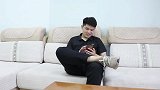 董事长回家看望养母，没想到她在啃干馒头，结局感人