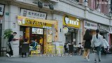 女孩没吃早饭饿晕过去，在医院里玩套娃可还行