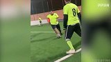 足球无关体重！反向拉球过人+蝎子摆尾 看得超想去踢球