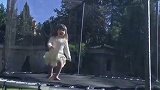 西甲-1617赛季-快喊岳父!本泽马晒女儿玩蹦床视频-专题
