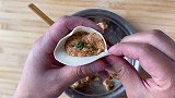 饺子铺新来的高手这样包饺子，真是精致啊，这手法之前没见过！