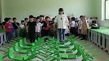 幼儿园教师太会玩了，带孩子们这么运动，太有想法了